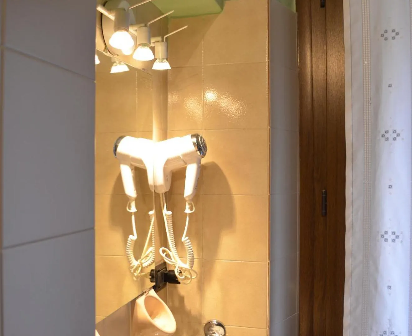 La Locanda Dell'Oreste Dizzasco 0*,
